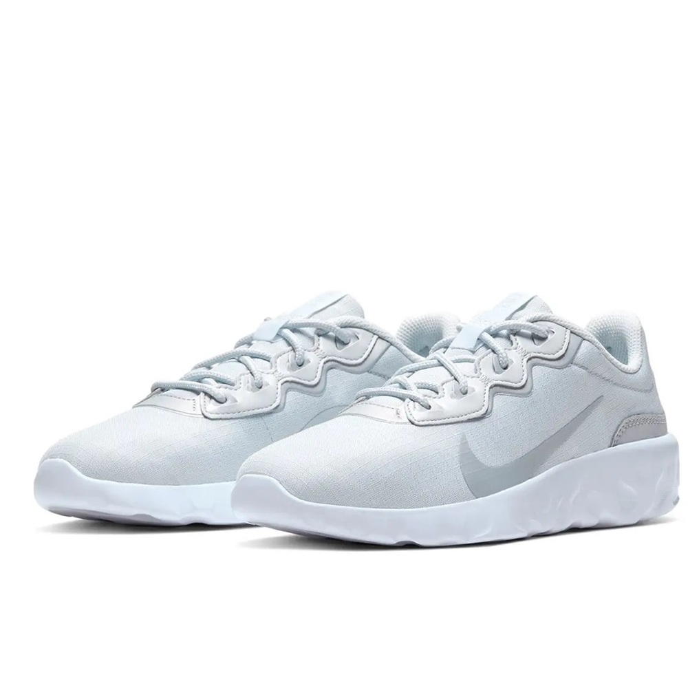 Nike Strada Women athletic shoes original box - Picture 2 of 15